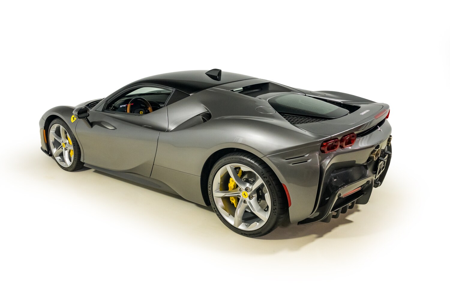 2022 Ferrari SF90 Stradale photo 3