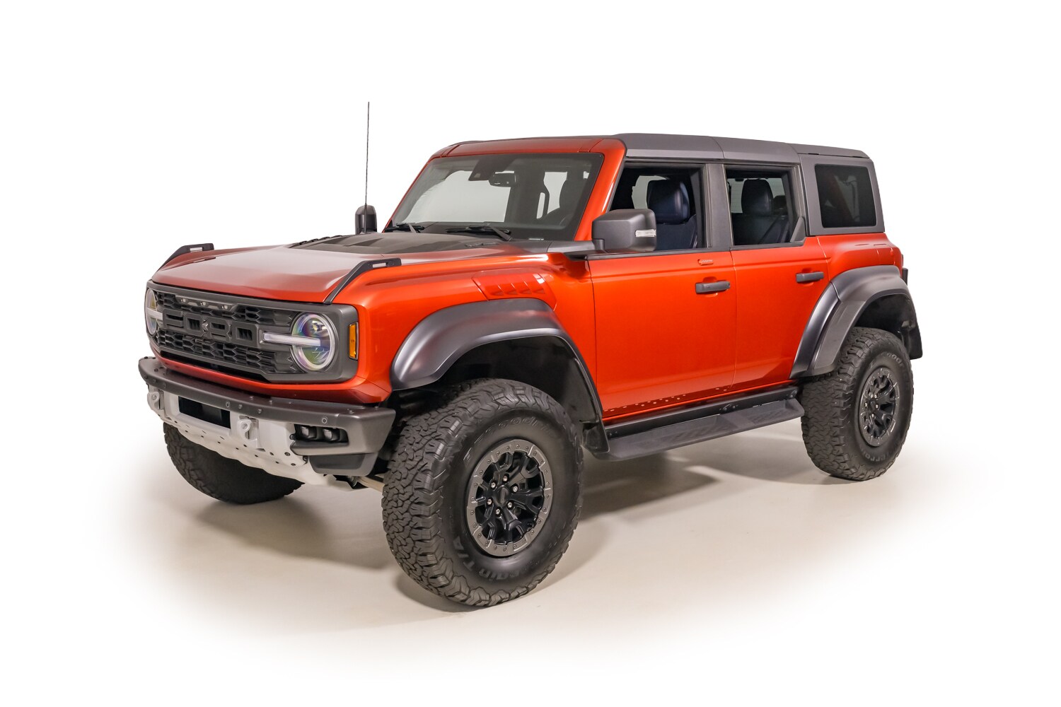 2023 Ford Bronco Raptor photo 2
