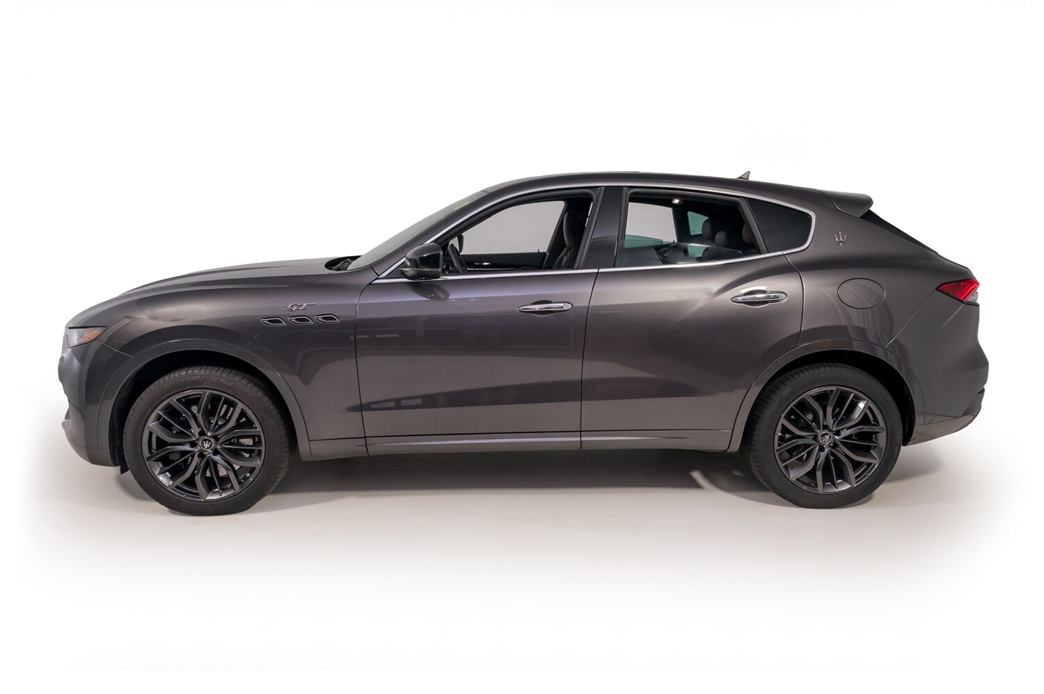 2024 Maserati Levante GT photo 3