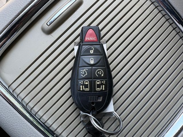 2015 Chrysler Town & Country Limited Platinum - Photo 18