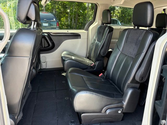 2015 Chrysler Town & Country Limited Platinum - Photo 21