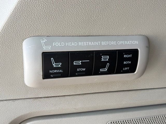2015 Chrysler Town & Country Limited Platinum - Photo 29