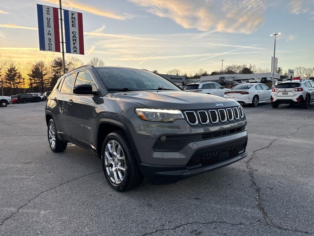 2023 Jeep Compass Latitude Lux's photo