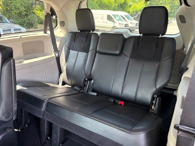 2015 Chrysler Town & Country Limited Platinum - Photo 23