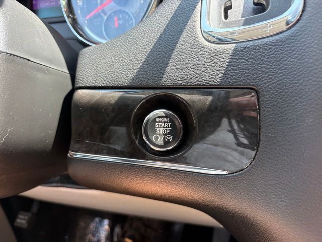 2015 Chrysler Town & Country Limited Platinum - Photo 16
