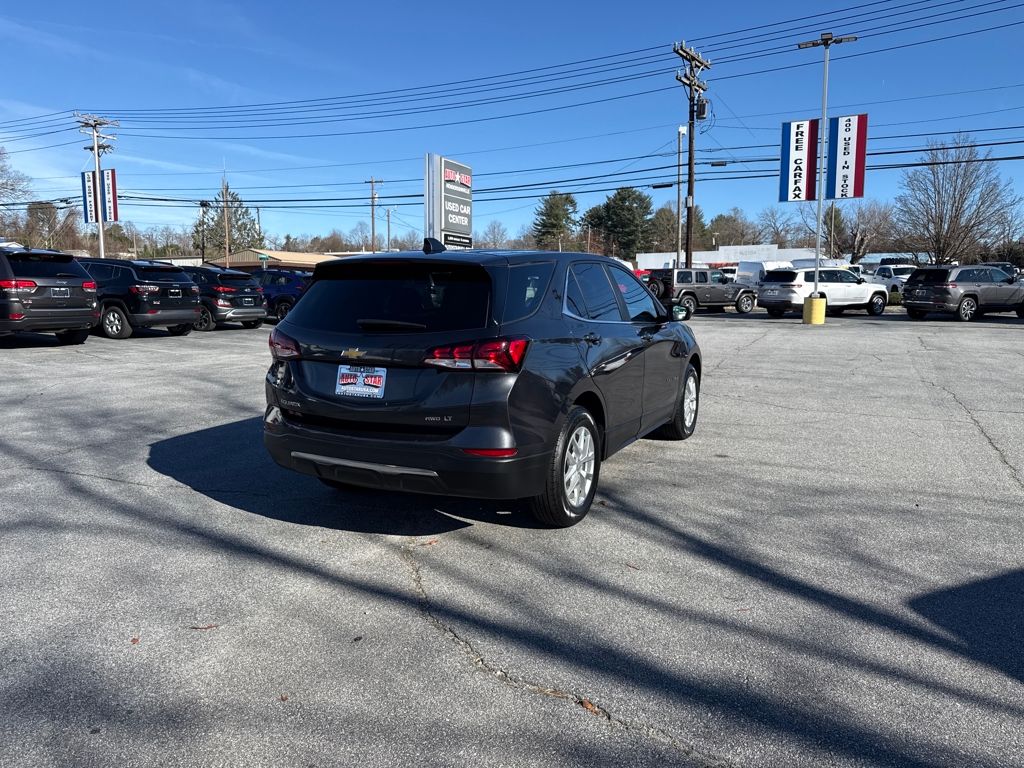 2023 Chevrolet Equinox LT photo 2