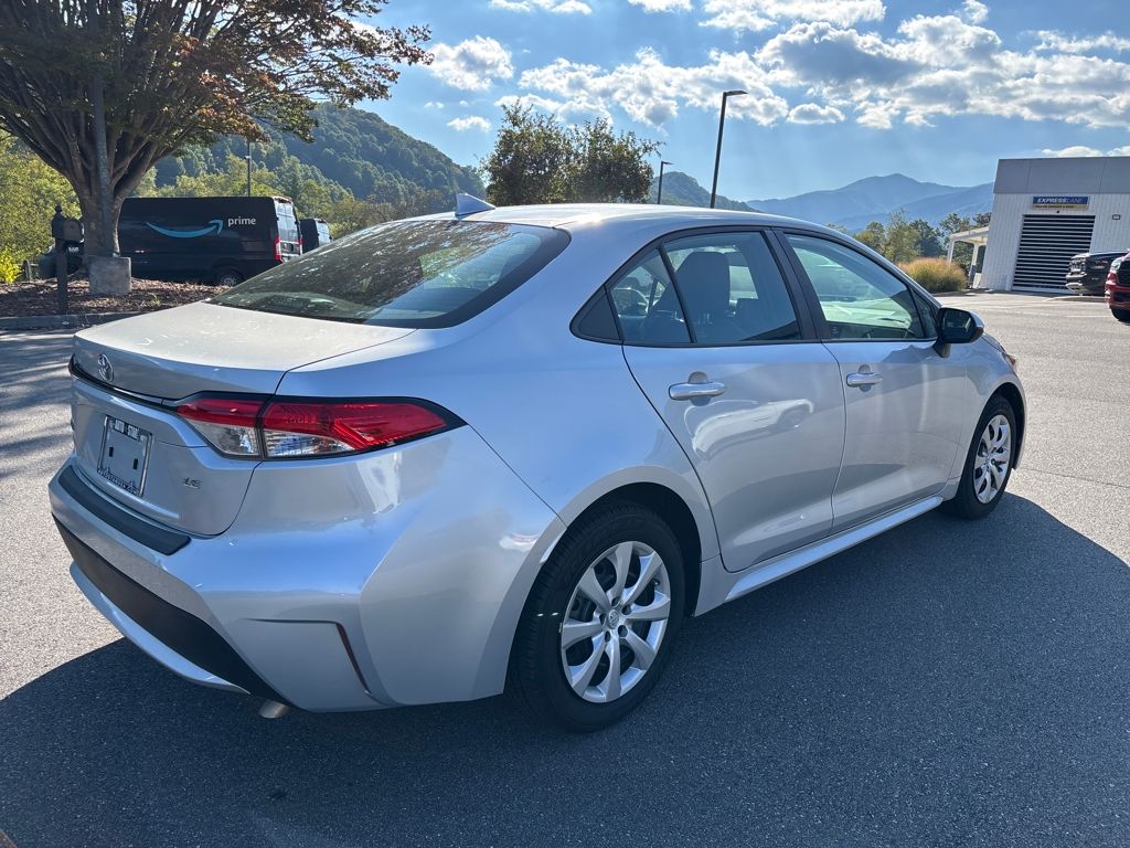 2020 Toyota Corolla LE photo 3