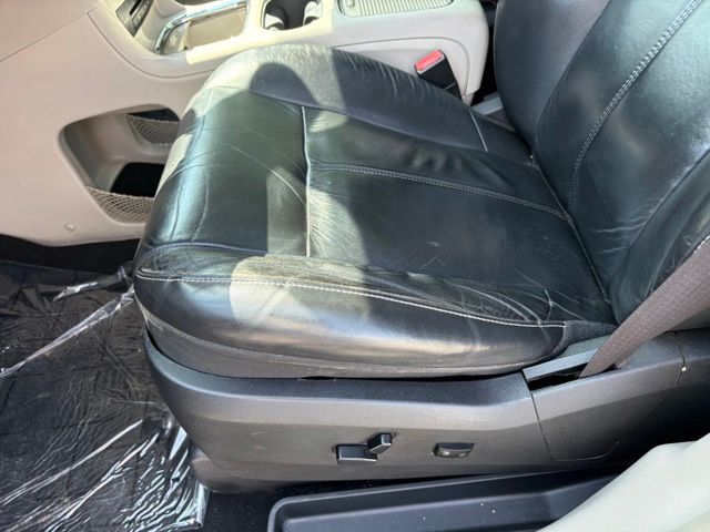 2015 Chrysler Town & Country Limited Platinum - Photo 27