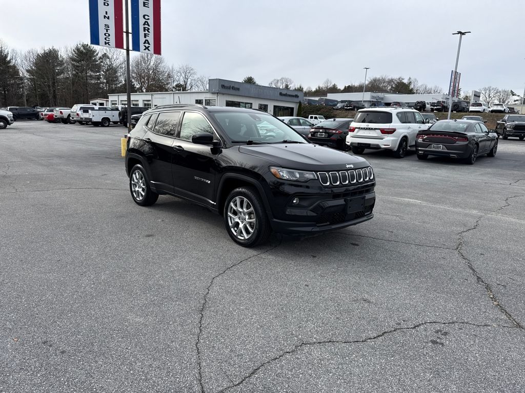 2022 Jeep Compass Latitude Lux's photo