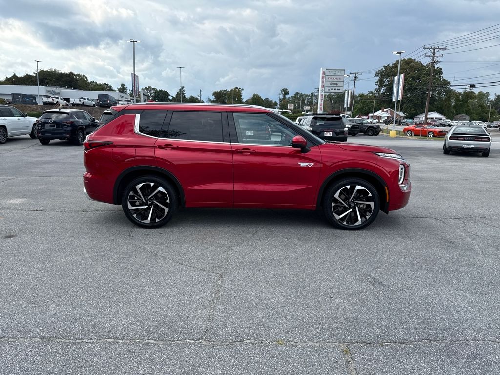 2023 Mitsubishi Outlander PHEV SEL photo 2