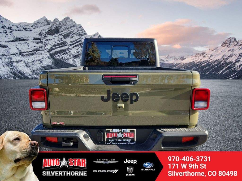 New 2025 Jeep Gladiator SPORT 4X4 Pickup