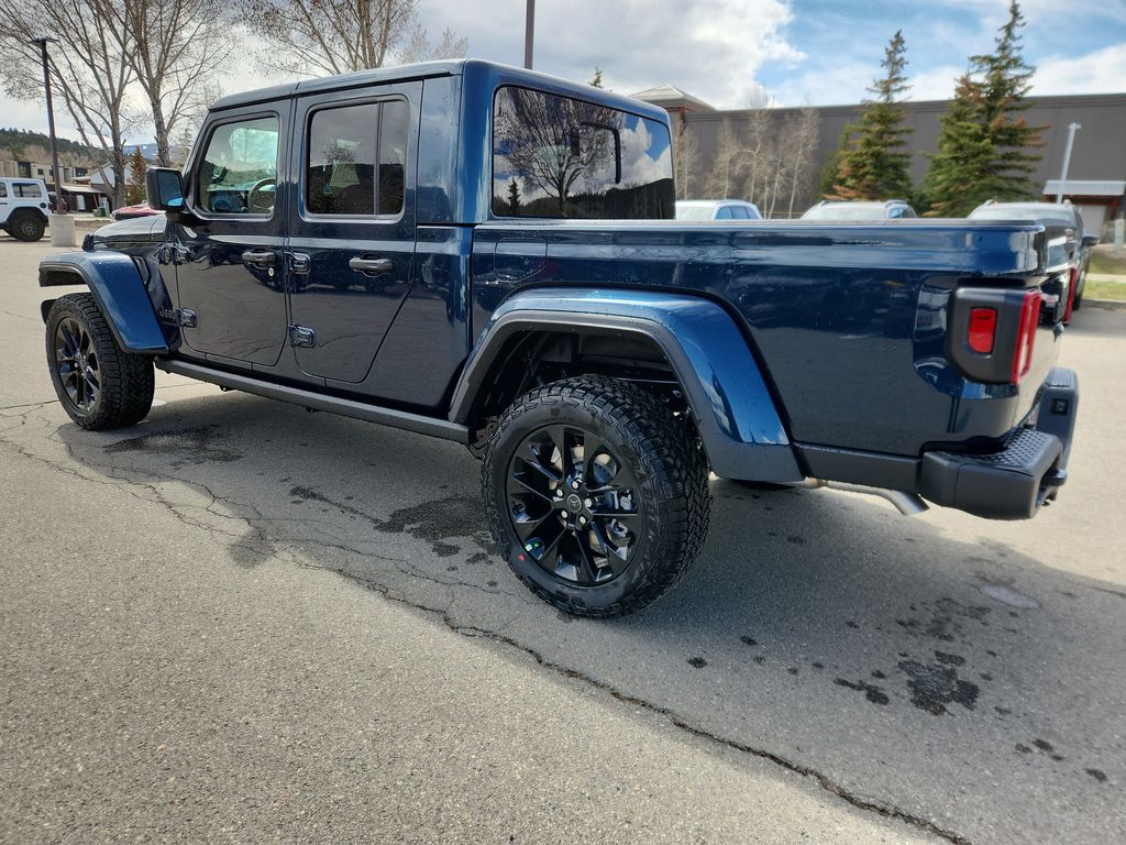 2025 Jeep Gladiator Sport photo 3