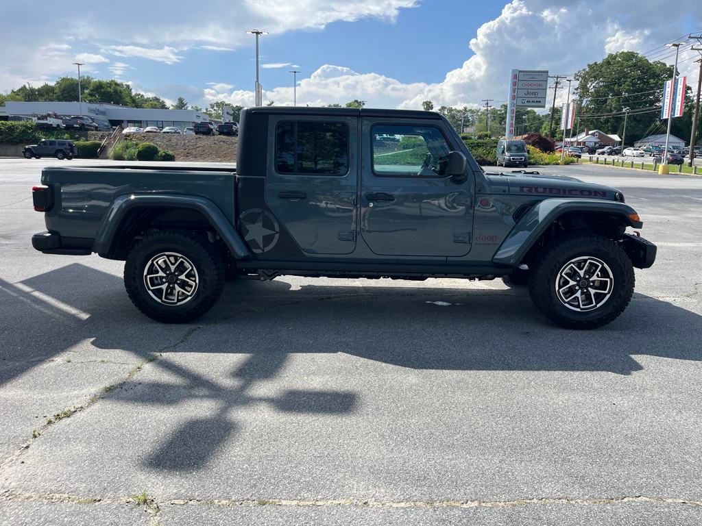 2025 Jeep Gladiator Rubicon photo 2