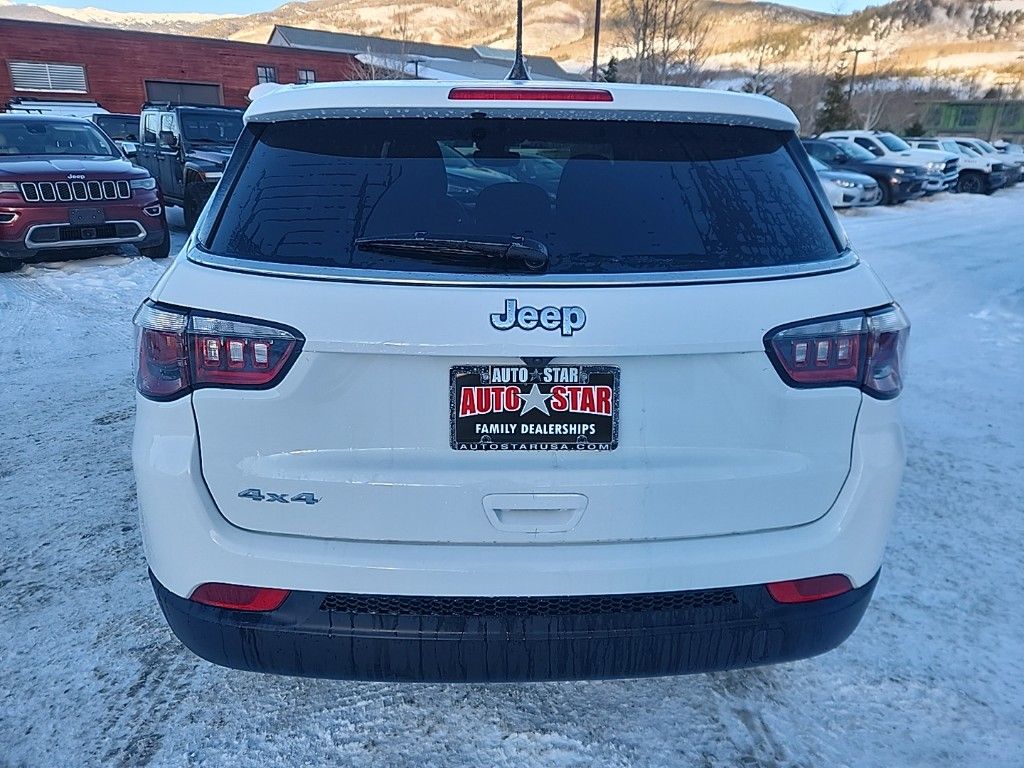 2025 Jeep Compass Sport photo 4