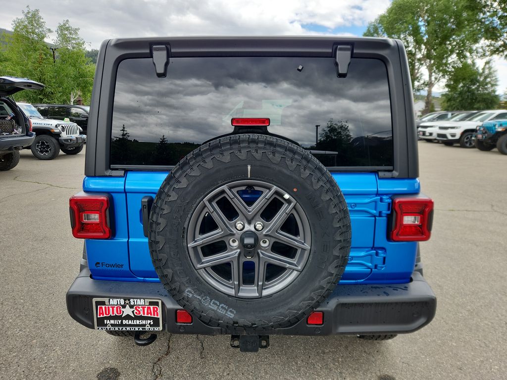 2025 Jeep Wrangler Sport S photo 4