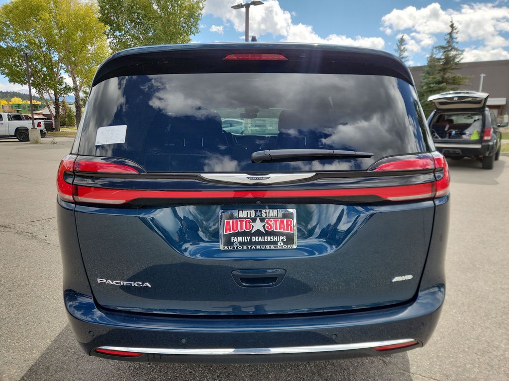 2025 Chrysler Pacifica photo 4