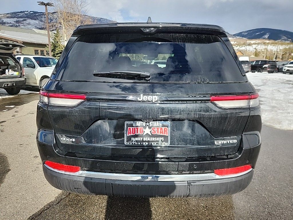 2025 Jeep Grand Cherokee Limited photo 4