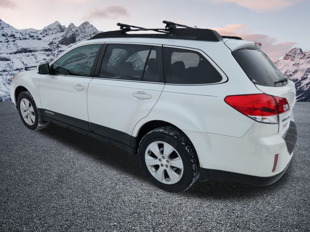 2011 Subaru Outback 2.5i Premium photo 3