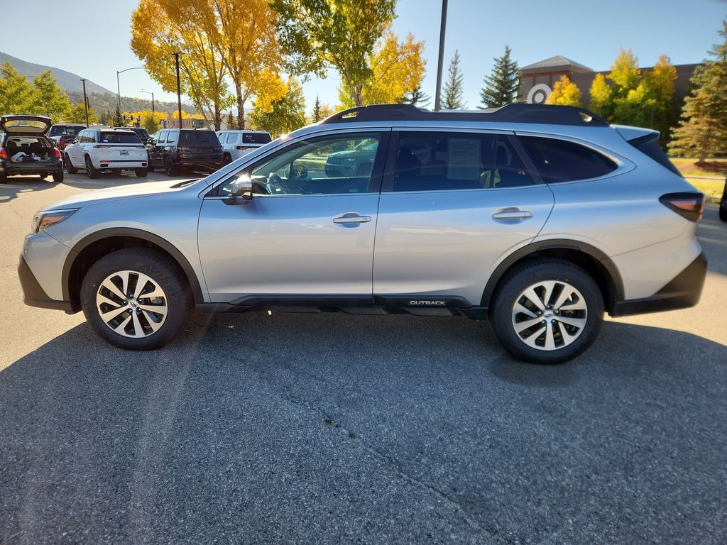 Used 2022 Subaru Outback Premium SUV