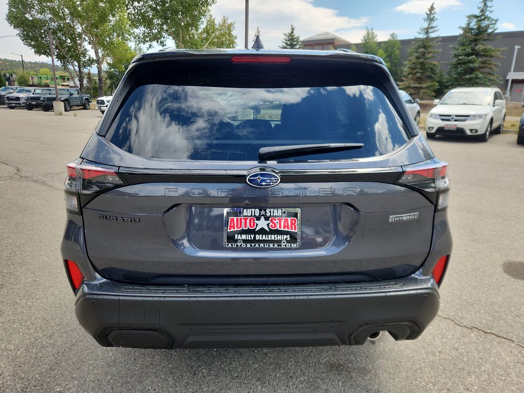 2025 Subaru Forester Touring photo 3