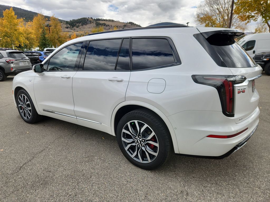 2022 Cadillac XT6 Sport photo 3