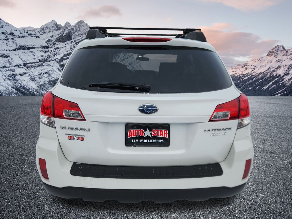 2011 Subaru Outback 2.5i Premium photo 4