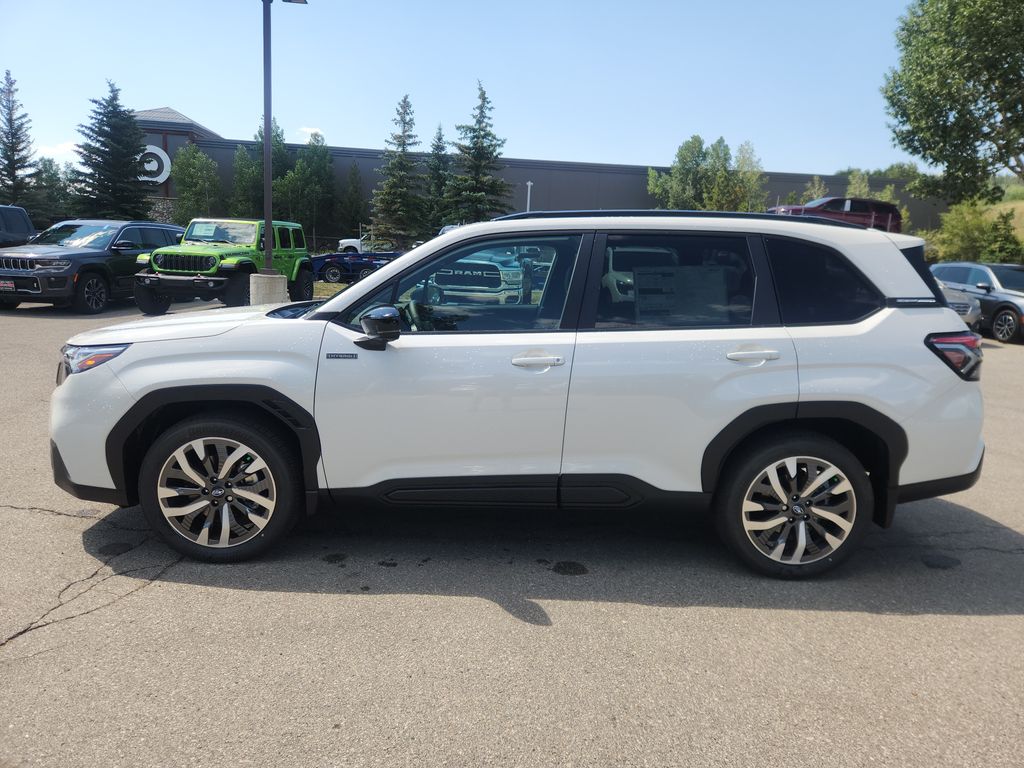 2025 Subaru Forester Touring photo 2