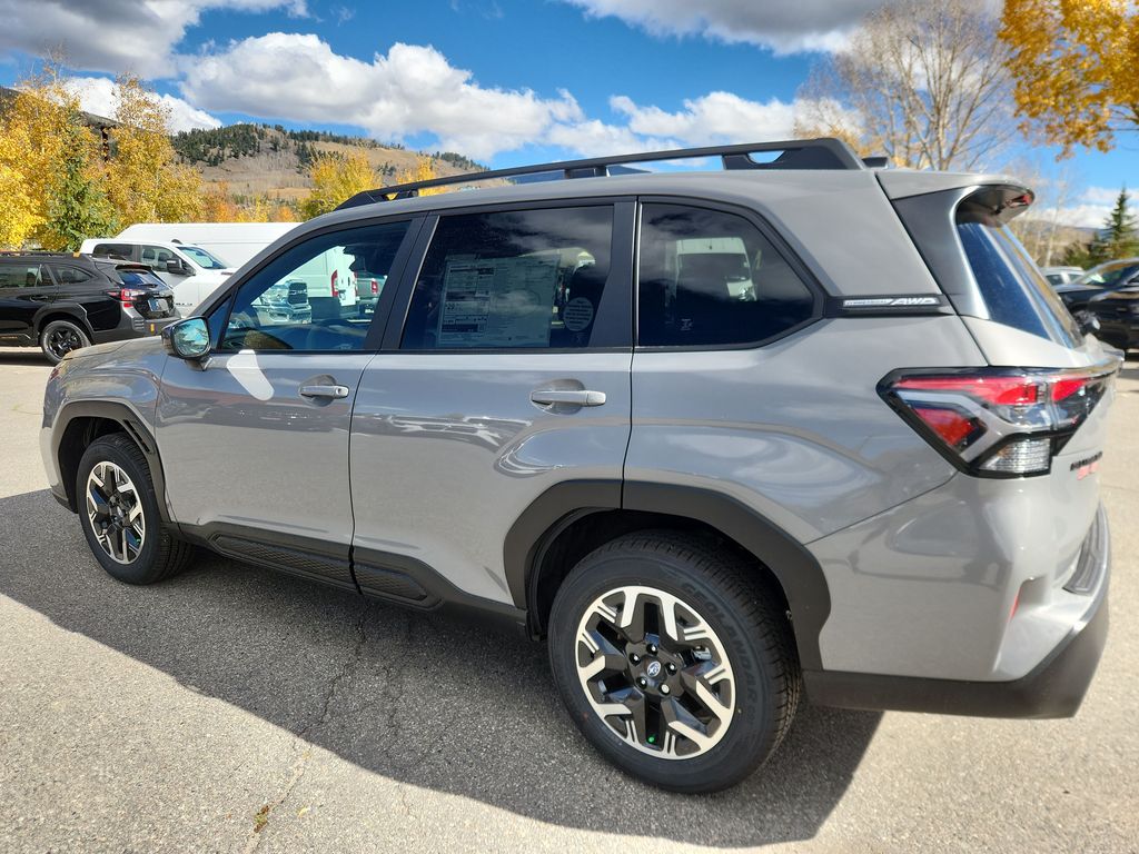 2025 Subaru Forester Premium photo 2