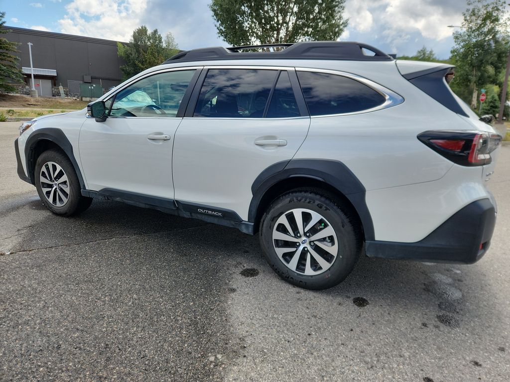 2025 Subaru Outback Premium photo 3