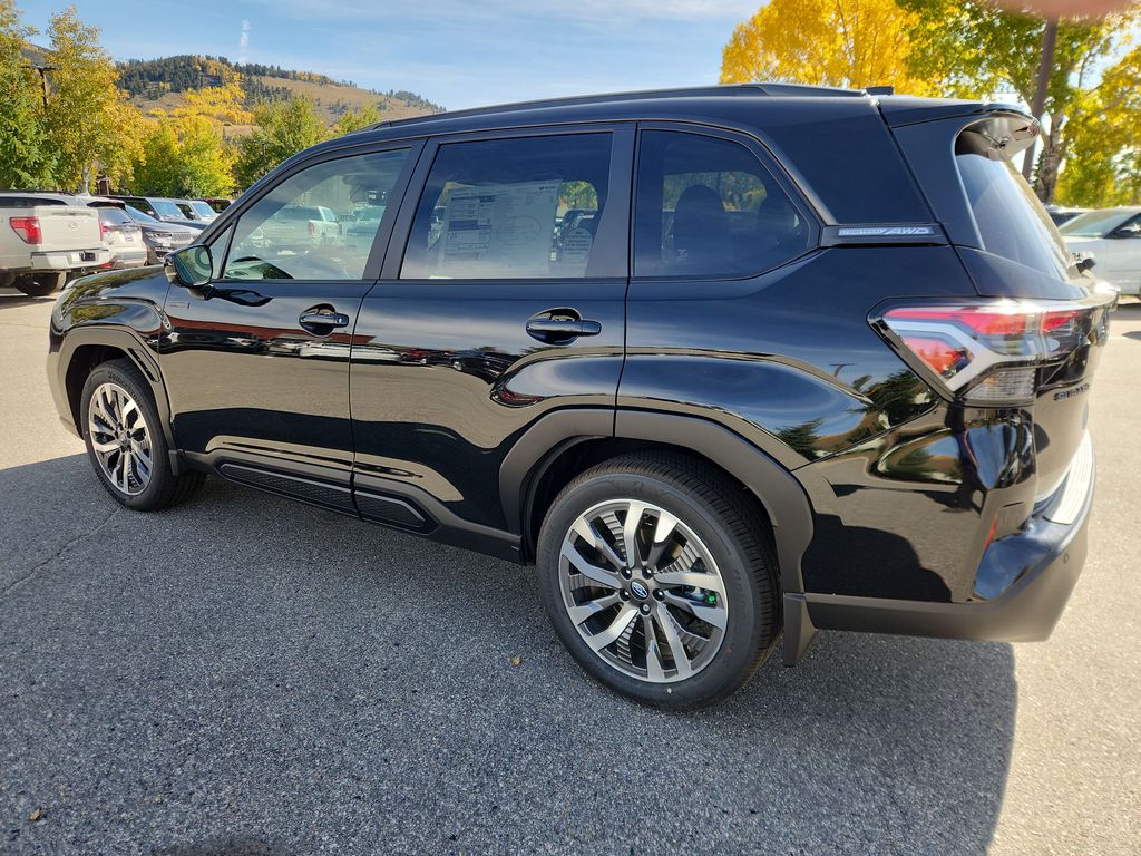 2025 Subaru Forester Touring photo 2