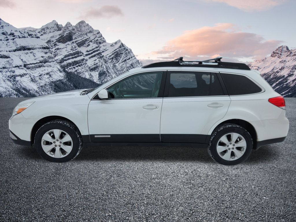 2011 Subaru Outback 2.5i Premium photo 2