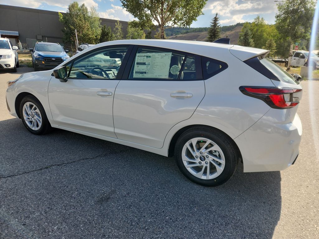 2025 Subaru Impreza Base photo 3