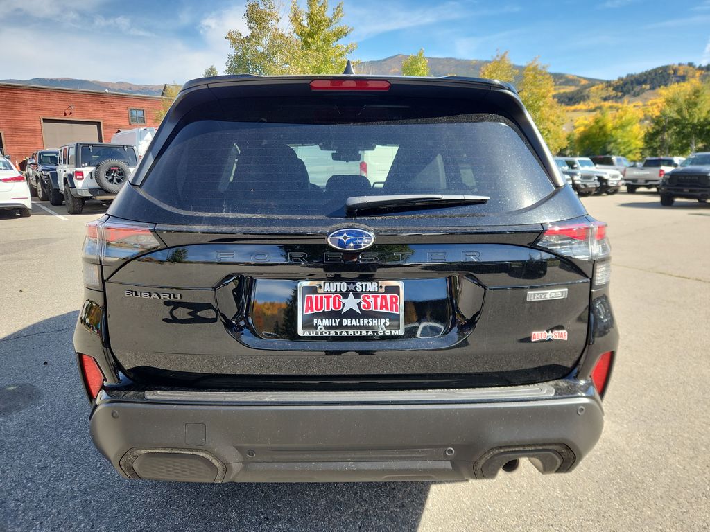 2025 Subaru Forester Touring photo 3