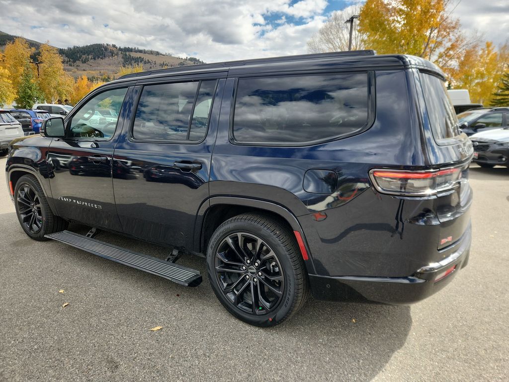 2024 Jeep Grand Wagoneer II photo 3