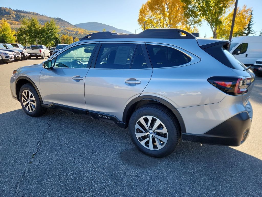 Used 2022 Subaru Outback Premium SUV