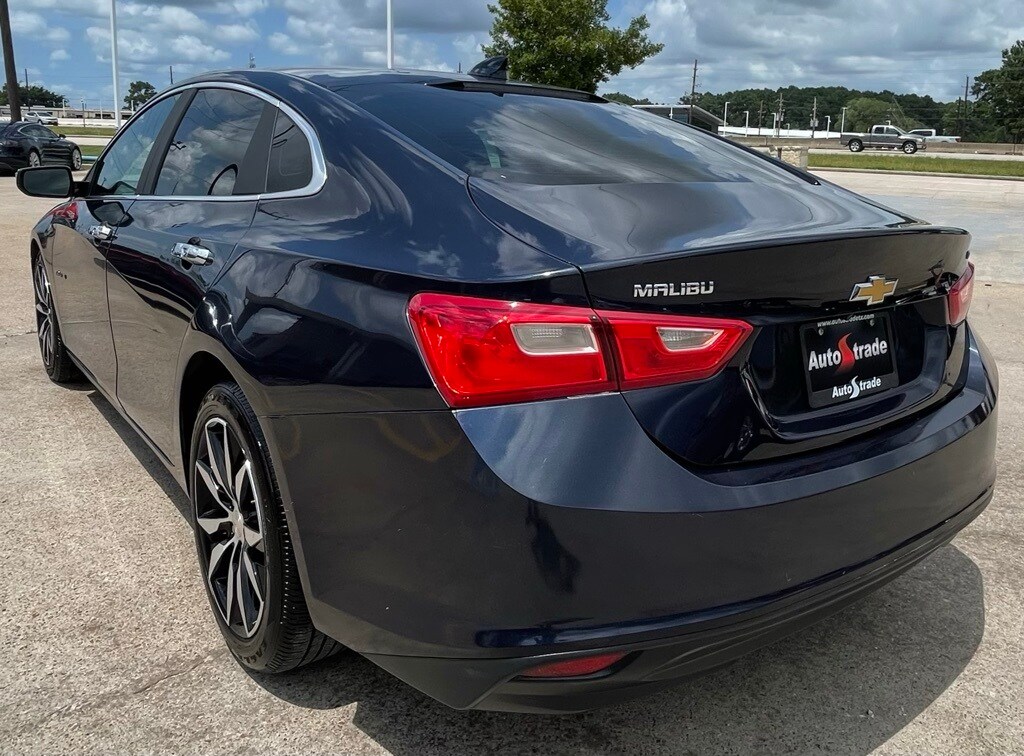 2017 Chevrolet Malibu 1LT photo 4