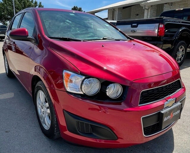 2015 Chevrolet Sonic LT photo 2