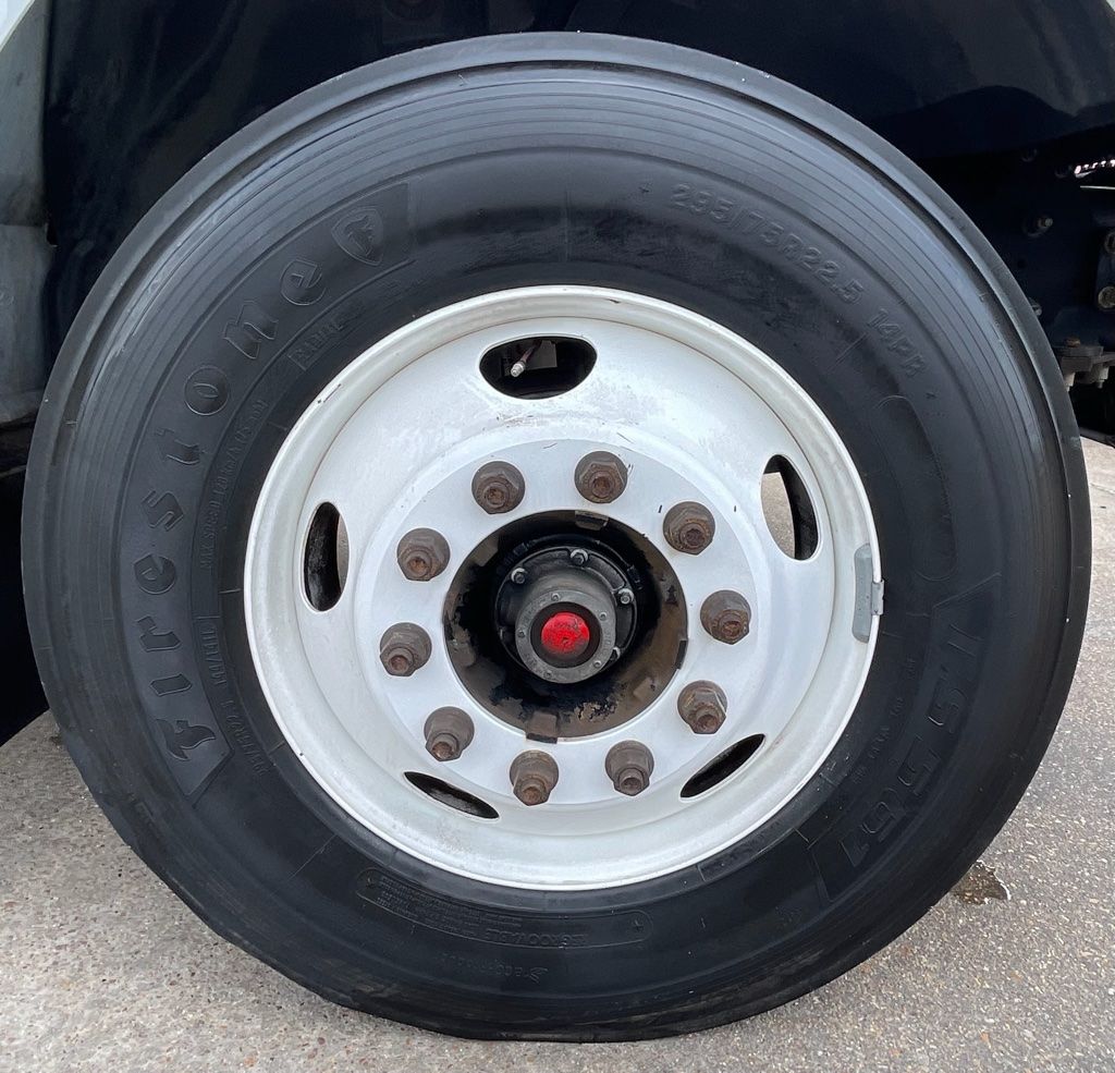 2018 Ford F-750 - Photo 14