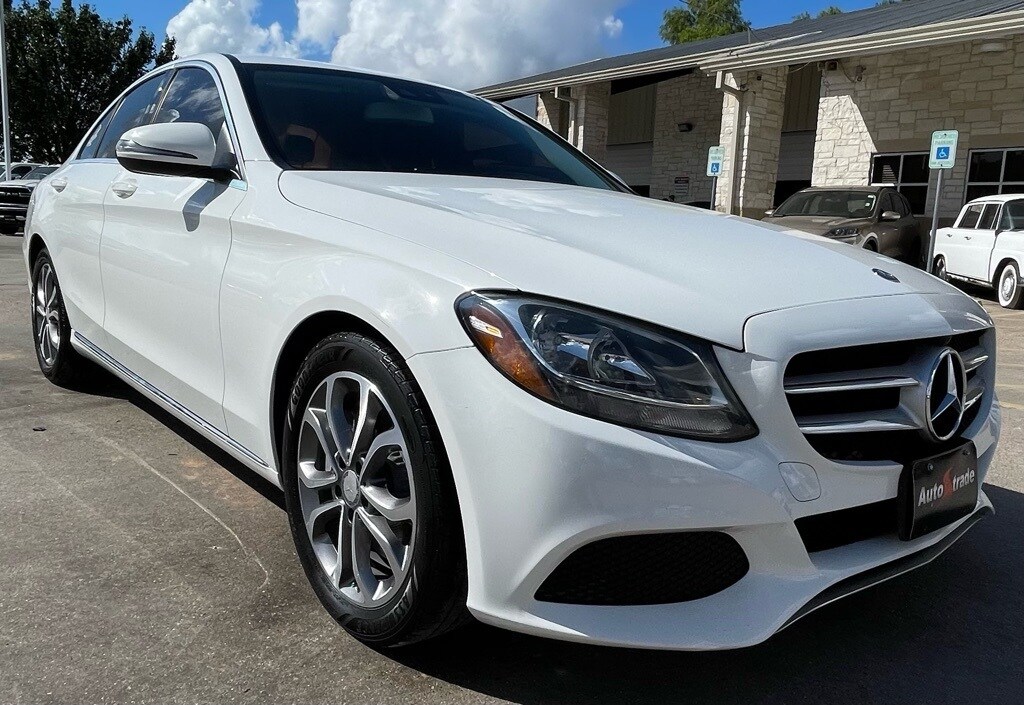 2017 Mercedes Benz C 300 photo 2
