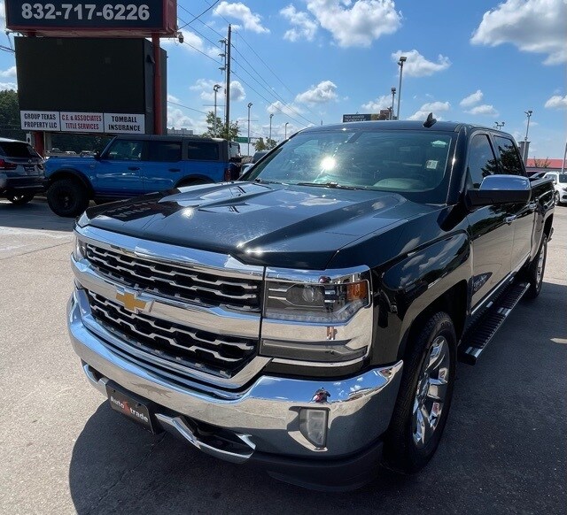 2018 Chevrolet Silverado 1500 LTZ photo 2
