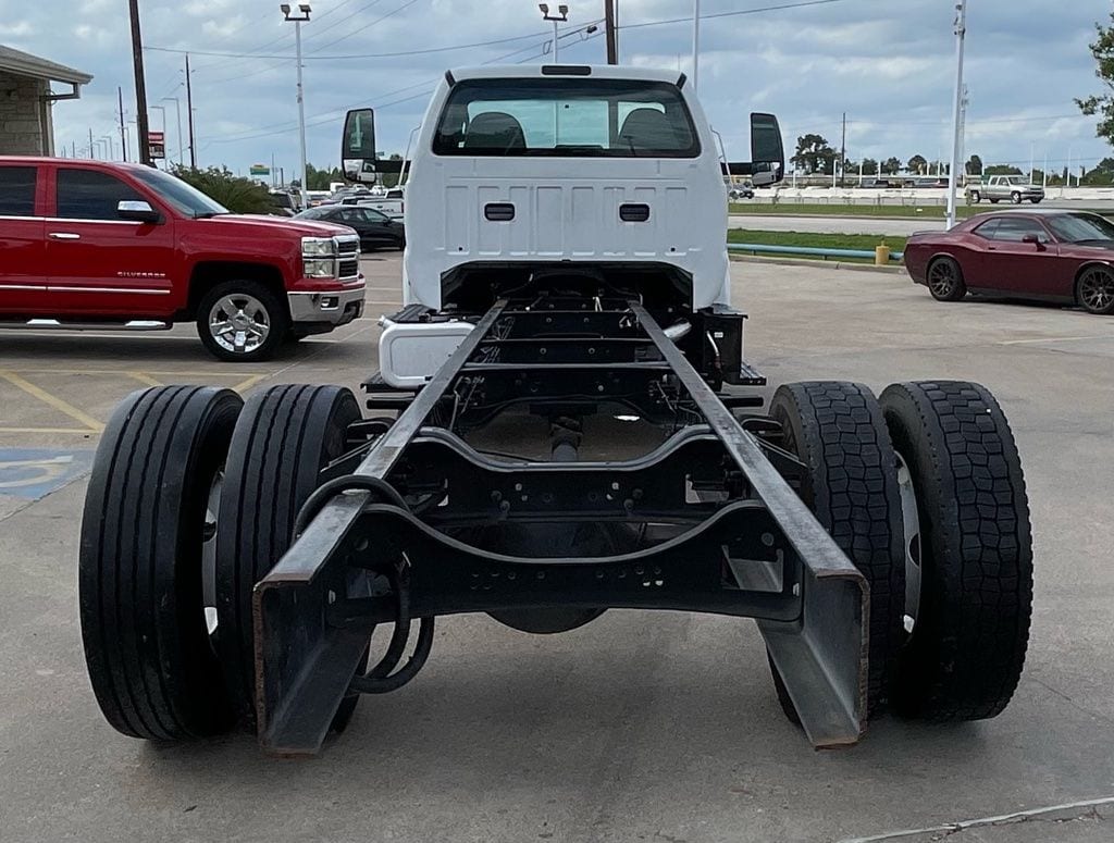 2018 Ford F-750 - Photo 10