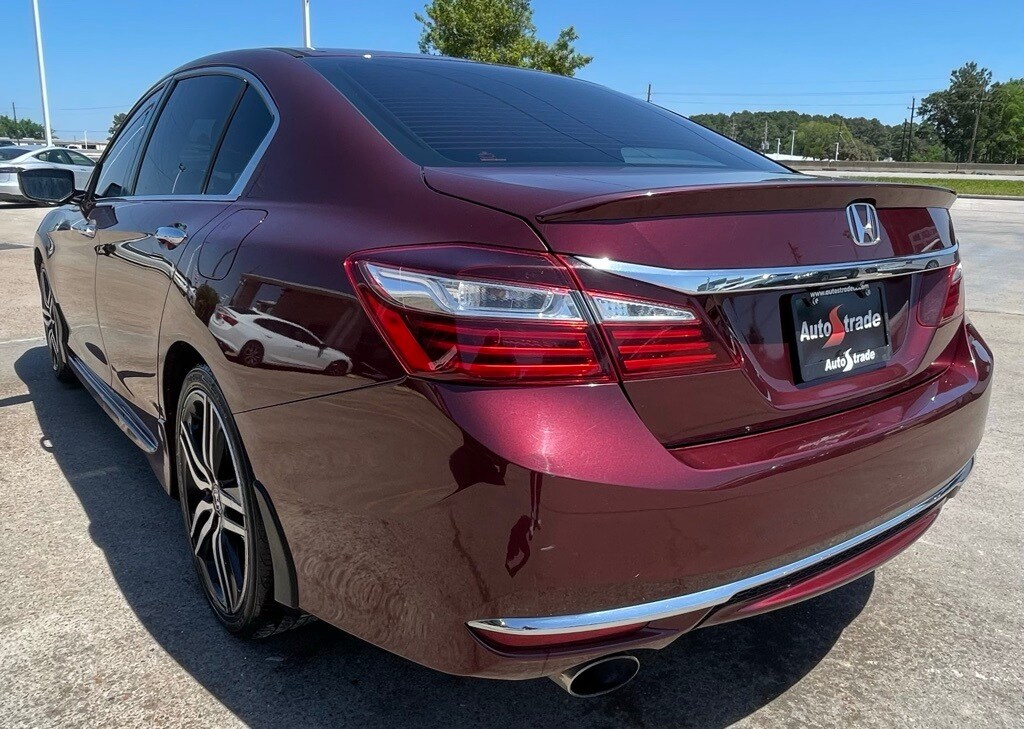 2017 Honda Accord Sport photo 4
