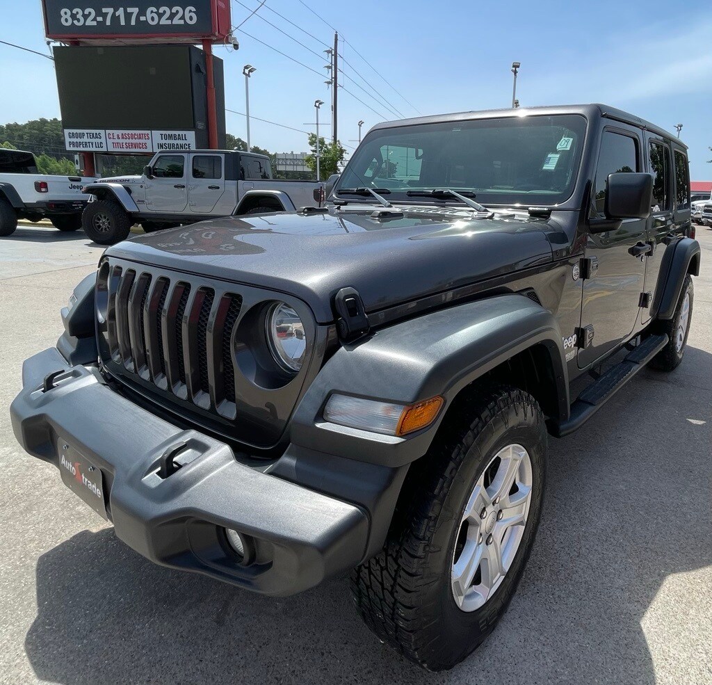 2018 Jeep Wrangler Unlimited Sport photo 3