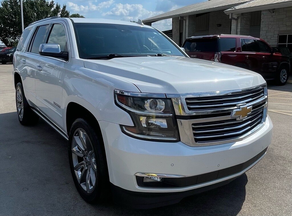 2017 Chevrolet Tahoe Premier photo 2