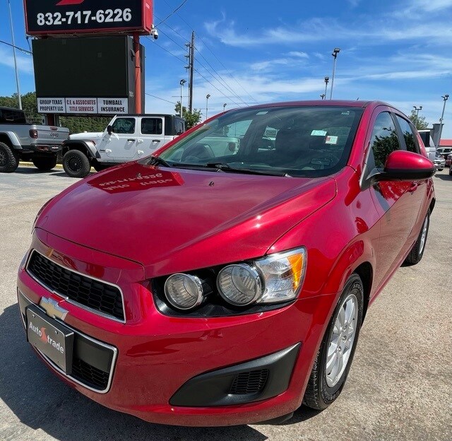 2015 Chevrolet Sonic LT photo 3