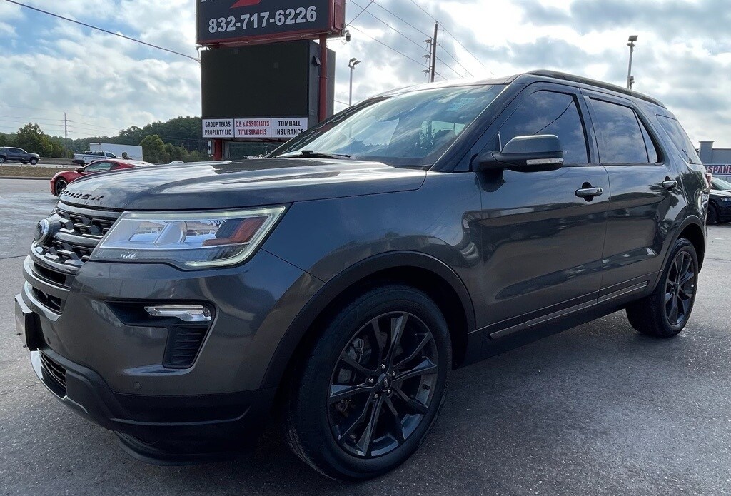 2018 Ford Explorer XLT photo 3