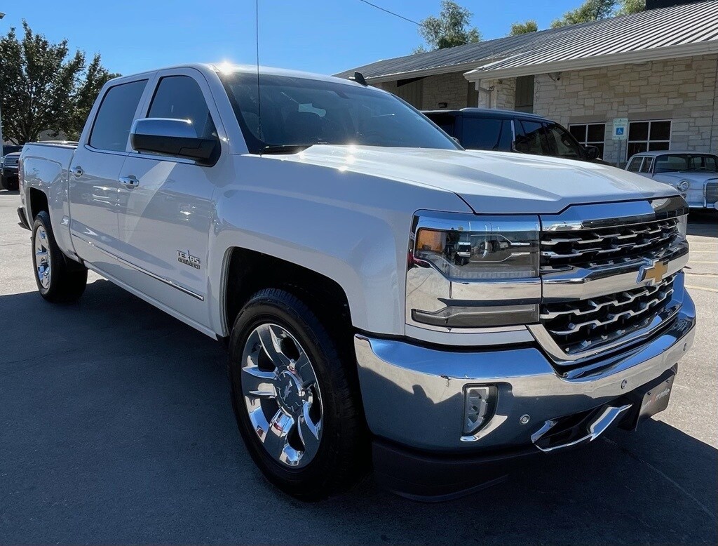 2018 Chevrolet Silverado 1500 LTZ photo 2