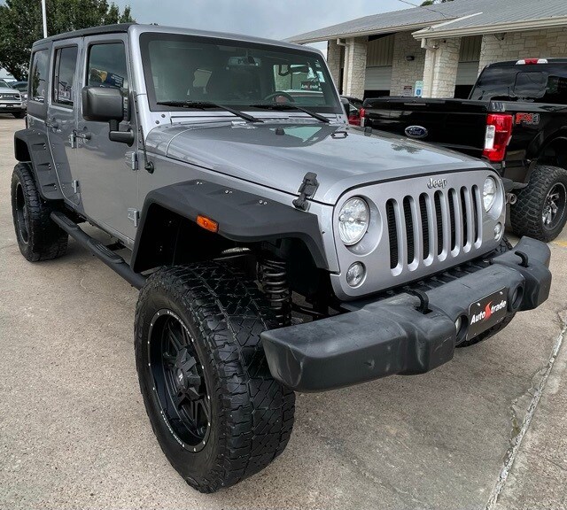 2017 Jeep Wrangler Unlimited Sport photo 2