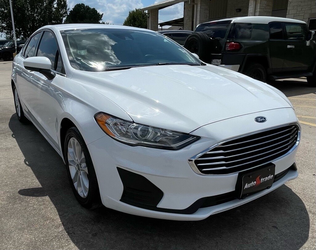 2019 Ford Fusion SE photo 2
