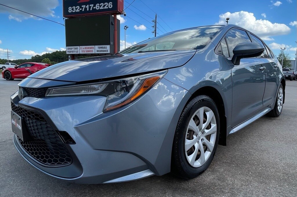 2020 Toyota Corolla LE photo 3